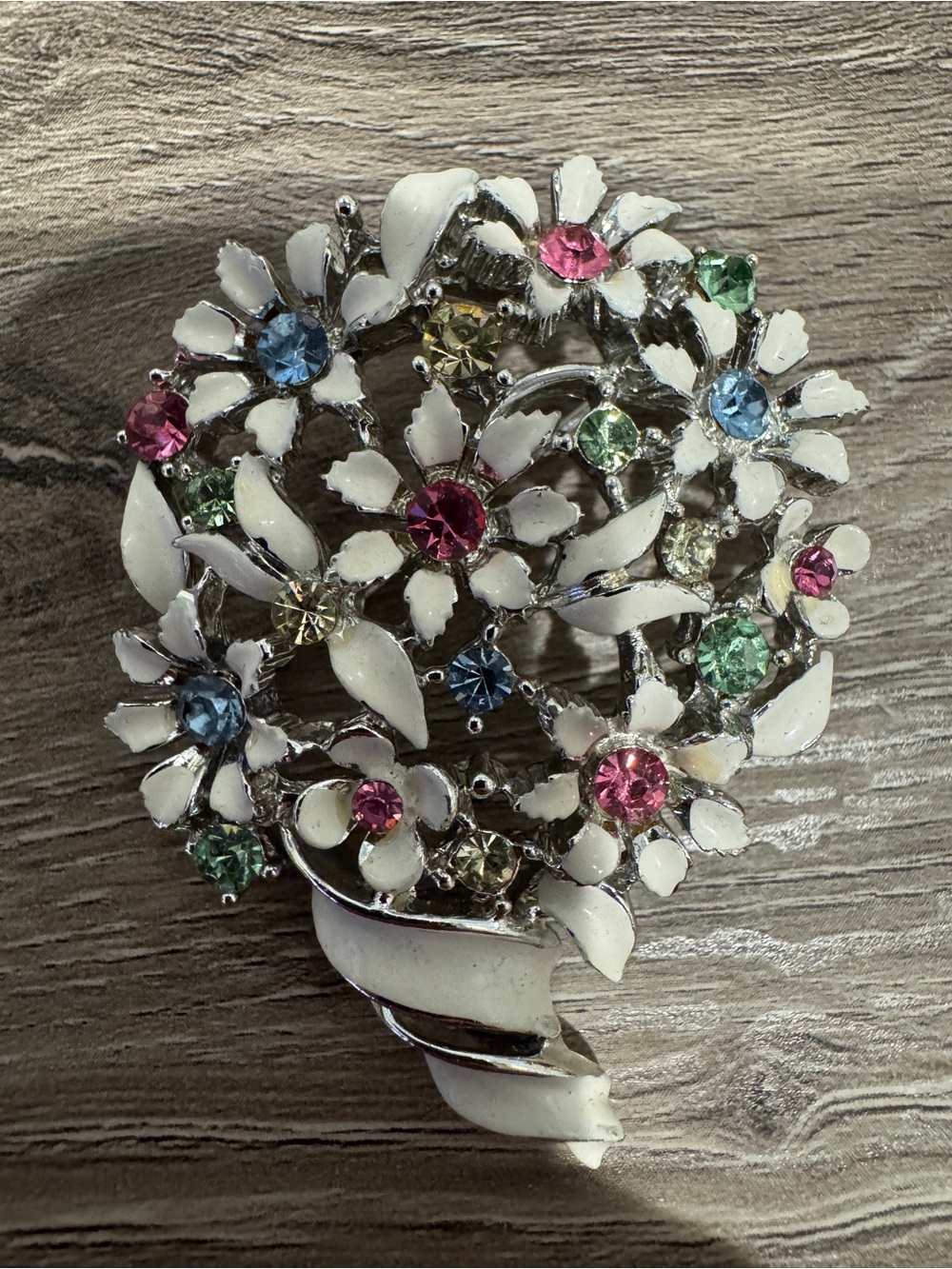 💐 Floral White & Silver Enamel Bouquet Brooch with Multicolor Crystals - Like Ne